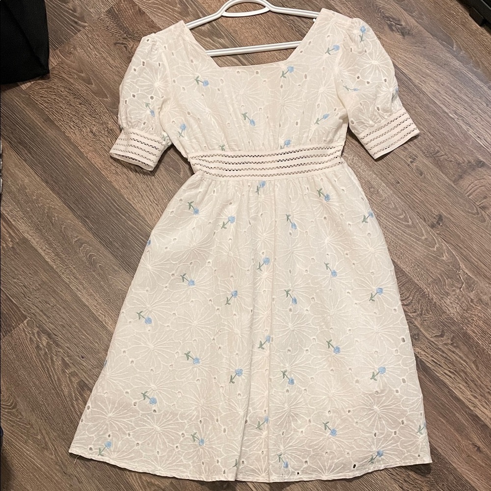 Elegant Vintage White and Blue Floral Dress
